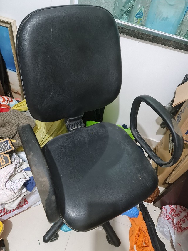 Cadeira de escritório em couro 