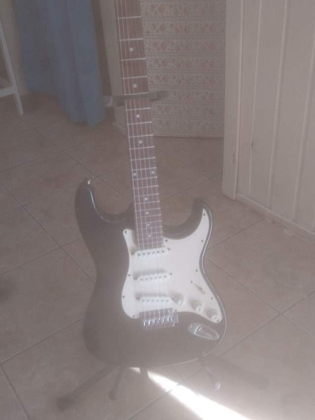 Guitarra Memphis mg 32