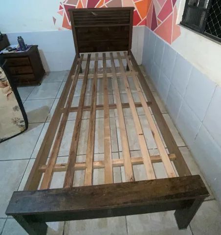 Cama de solteiro de madeira + 2 colchões  R$300,00 - Foto 3