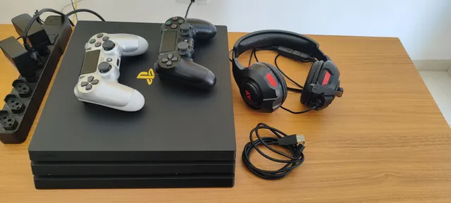 Console ps4 pro 2 controles  +483 anúncios na OLX Brasil