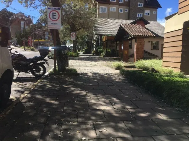 SALA À VENDA, COM 600 M² EM GRAMADO/RS