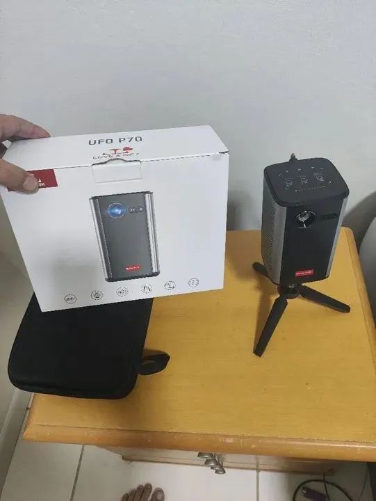Projetor Portátil 4K e 3D ByIntek P70 + 2 Óculos 3D (Semi Novo) - Foto 3