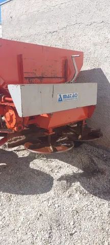 Distribuidor De Calcario 5500 Kg c/Pneus e Esteira Dupla- Usado - Foto 2