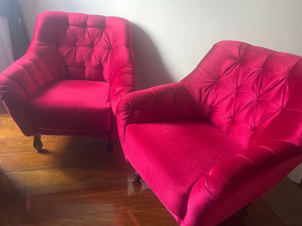 Par (ou individual) de Poltronas Molufan modelo Pietra Veludo 
