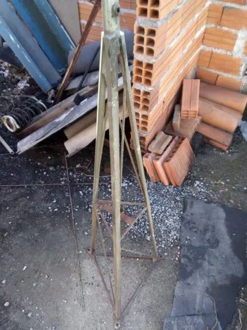 Torre de antena em bom estado 