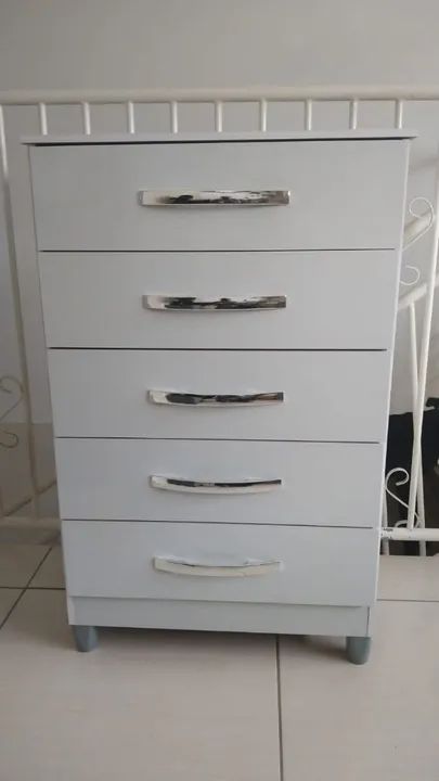 Comoda 5 gavetas branca nova 
