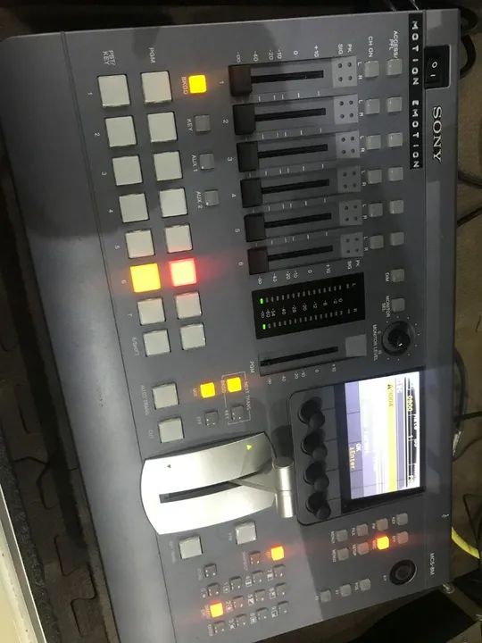 Mesa de corte Sony mcs-8 (8entradas) switcher 