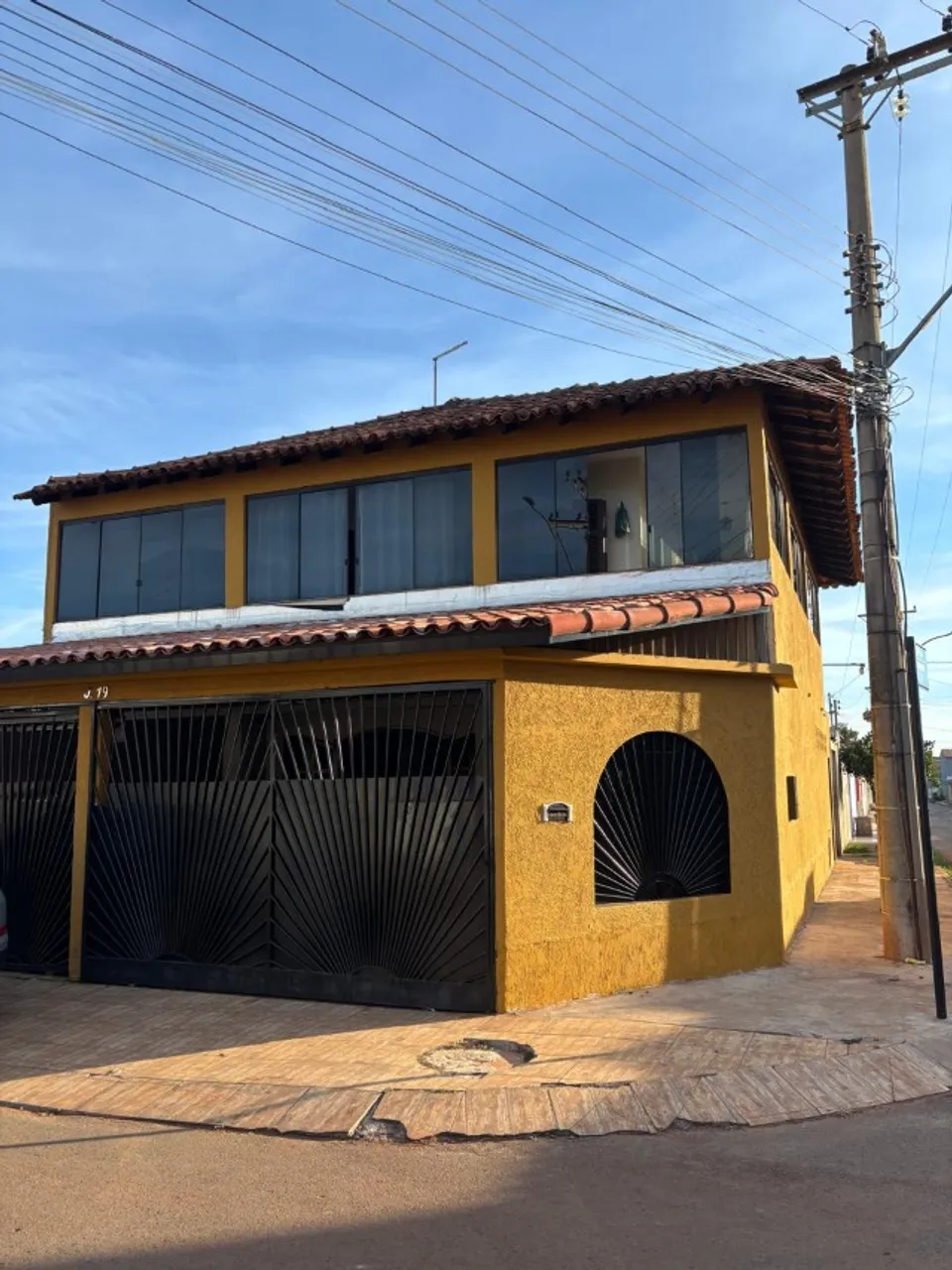 FM Imobiliária Vende sobrado com 3 quartos na quadra 315, aceita financiamento