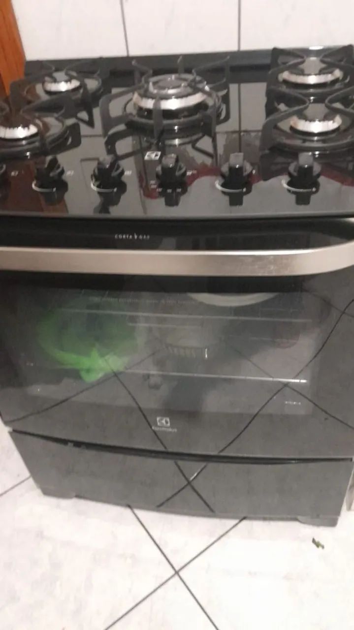 Fogão Electrolux 5 bocas com acendimento automático - Foto 4