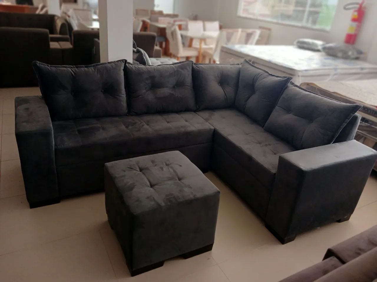 Sofá de canto cinza com puff - Novo  - Foto 4