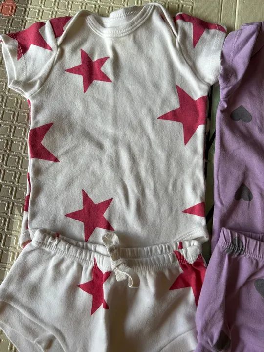 Kit com 2 conjuntos de Body + Shorts - tam 3M - Foto 2