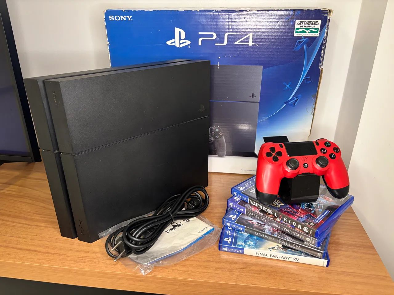 PlayStation 4 500gb - Ps4 FAT c/ 1 controle + 4 jogos mídia física