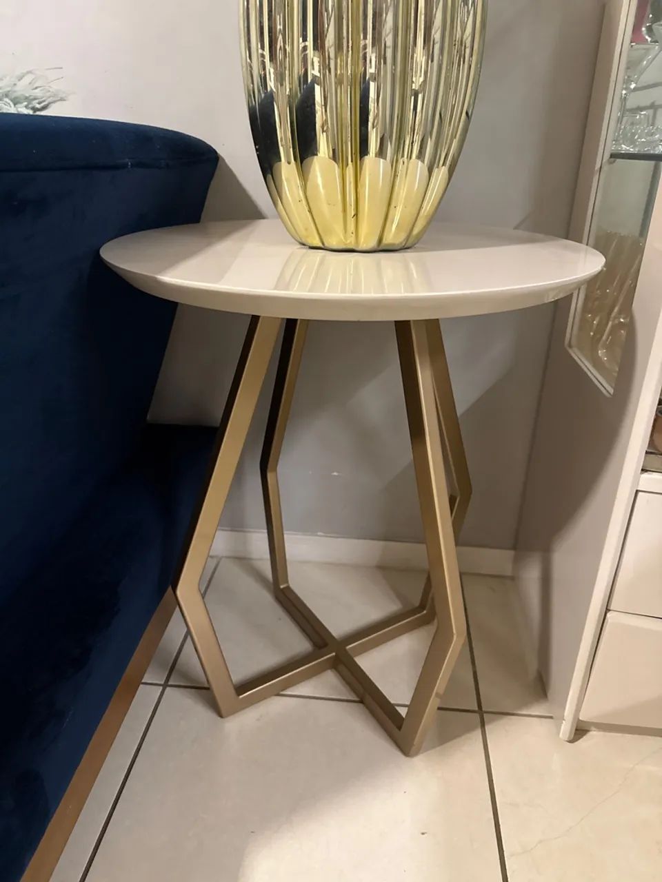 Mesa Lateral de Design Moderno