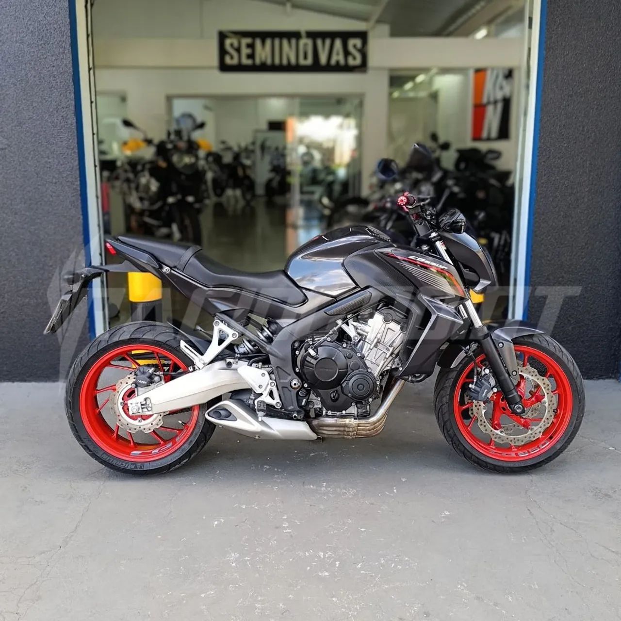 CB 650F METALLIC MATTE BLACK