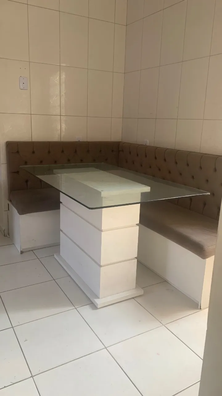 Mesa de jantar , com canto alemão