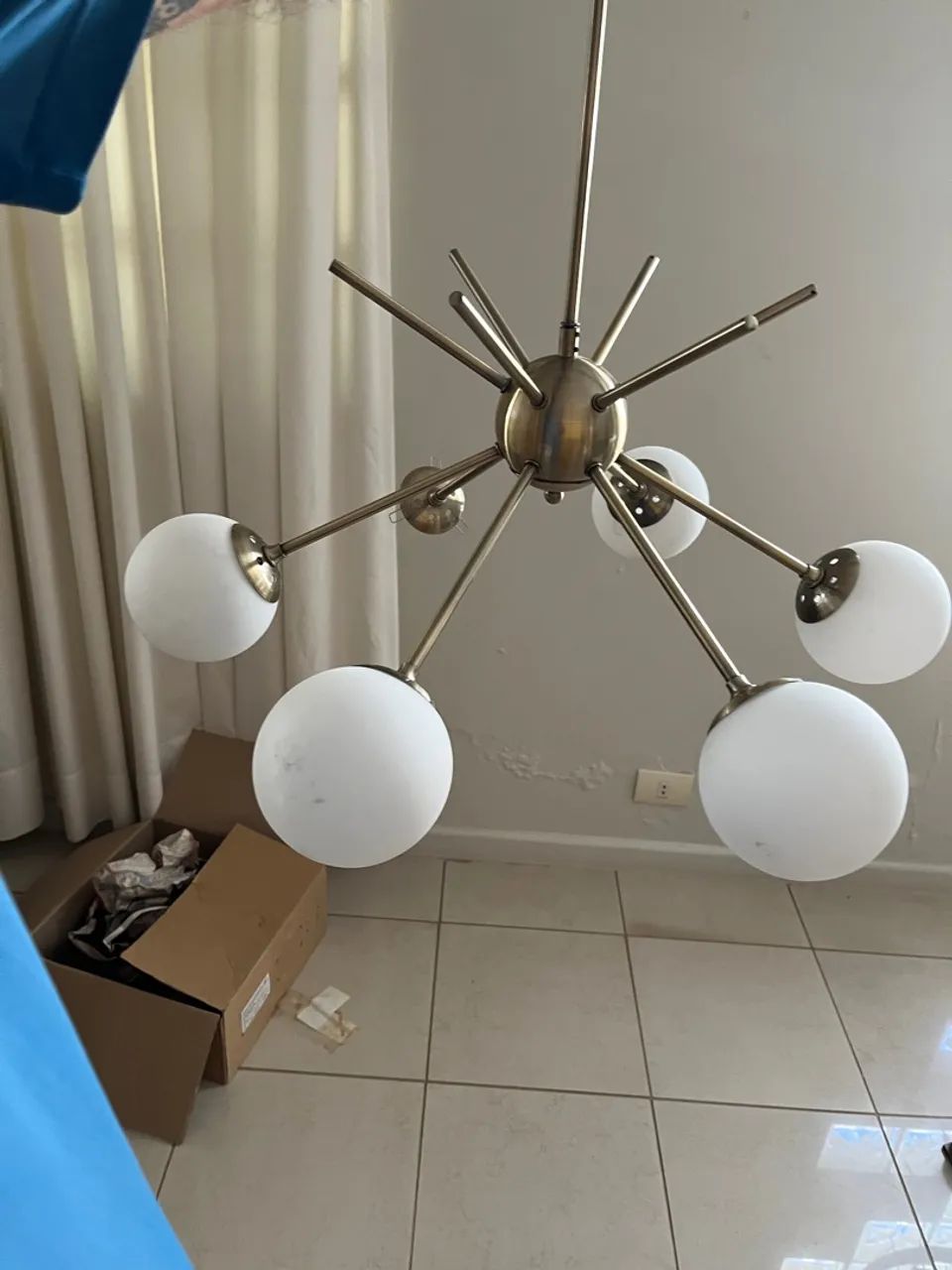 Lustre moderno com design Sputnik - Foto 3
