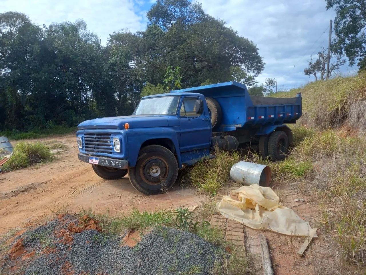 Ford F-700 Basculante 