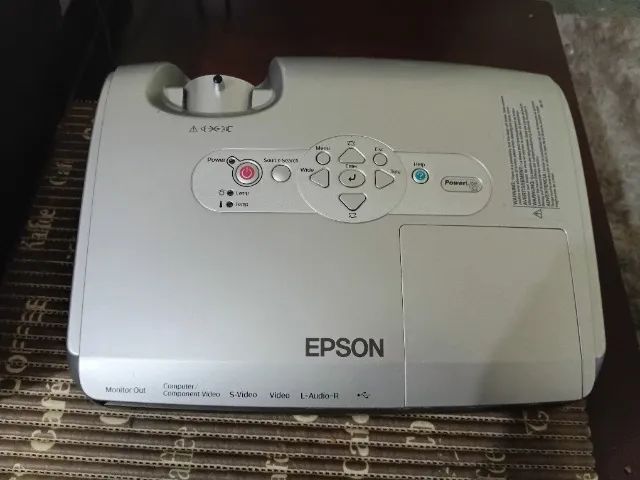 Projetor Epson S3 (Completo , bolsa, cabos , controle) - Foto 2