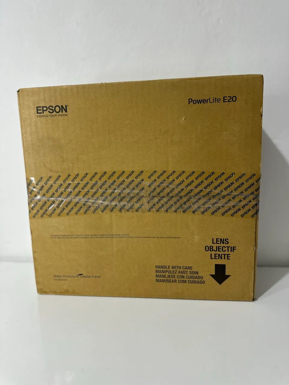 Projetor Epson PowerLite E20 Lacrado aceito Troca 64396801376642120