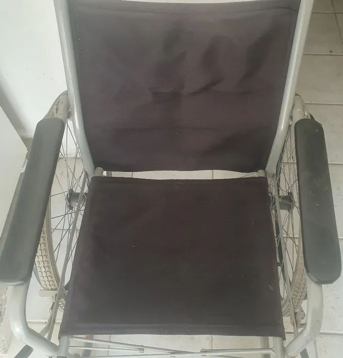 Cadeira de rodas para banho . - Foto 4