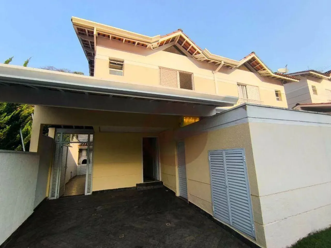 Sobrado com 3 dormitórios à venda, 110 m² por R$ 675.000,00 - Granja Viana - Cotia/SP