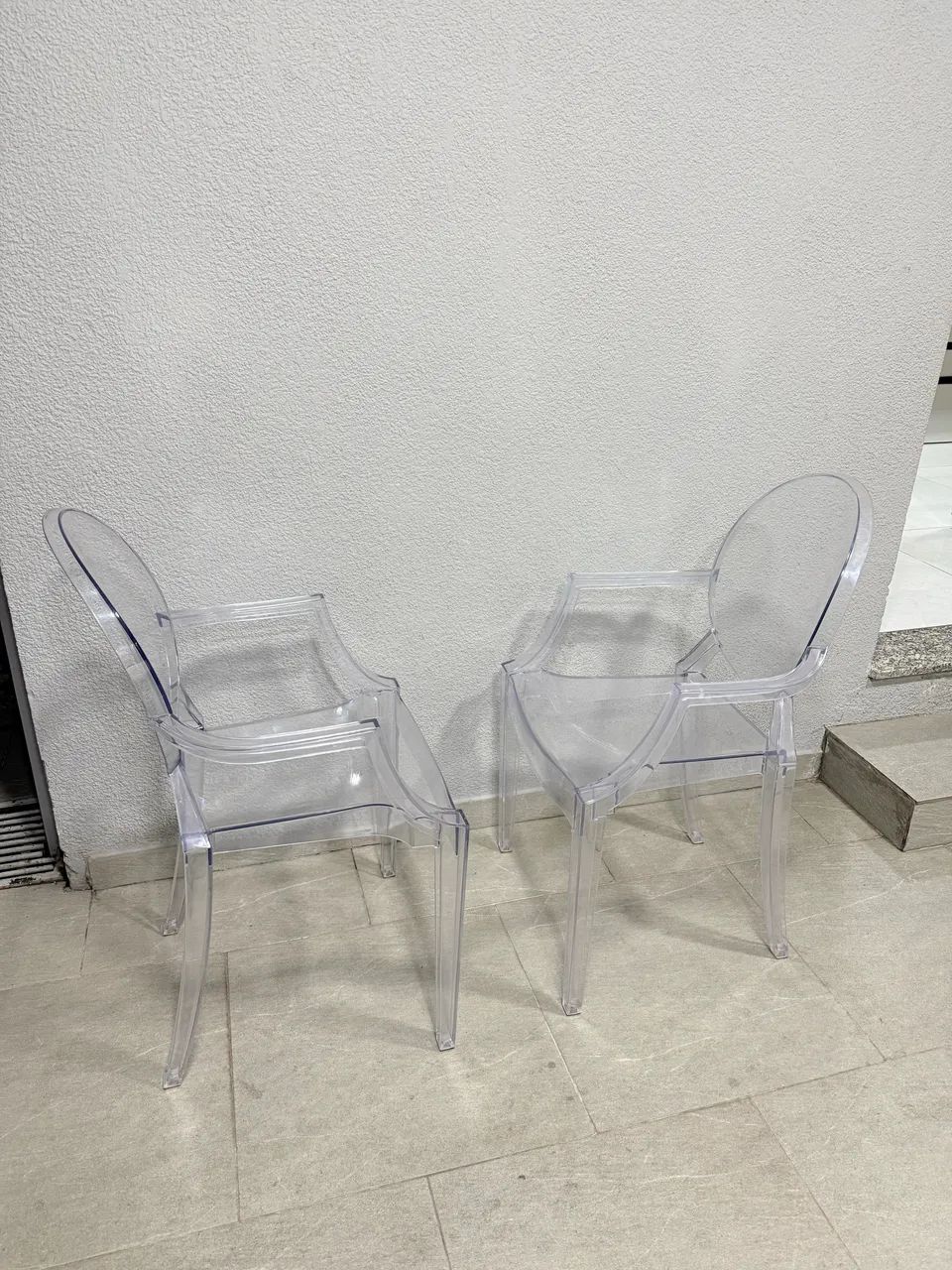 Cadeiras transparentes64305477946883122