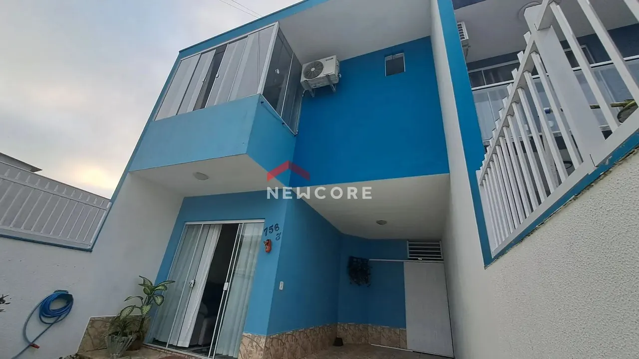 Sobrado em 3550 - Itacolomi - Balneário Piçarras/SC