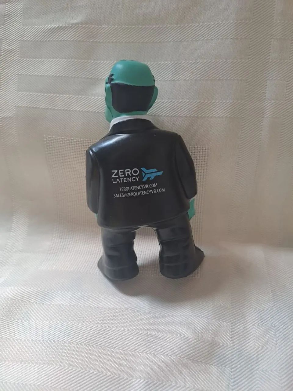 Boneco zombie de espuma  - Foto 2