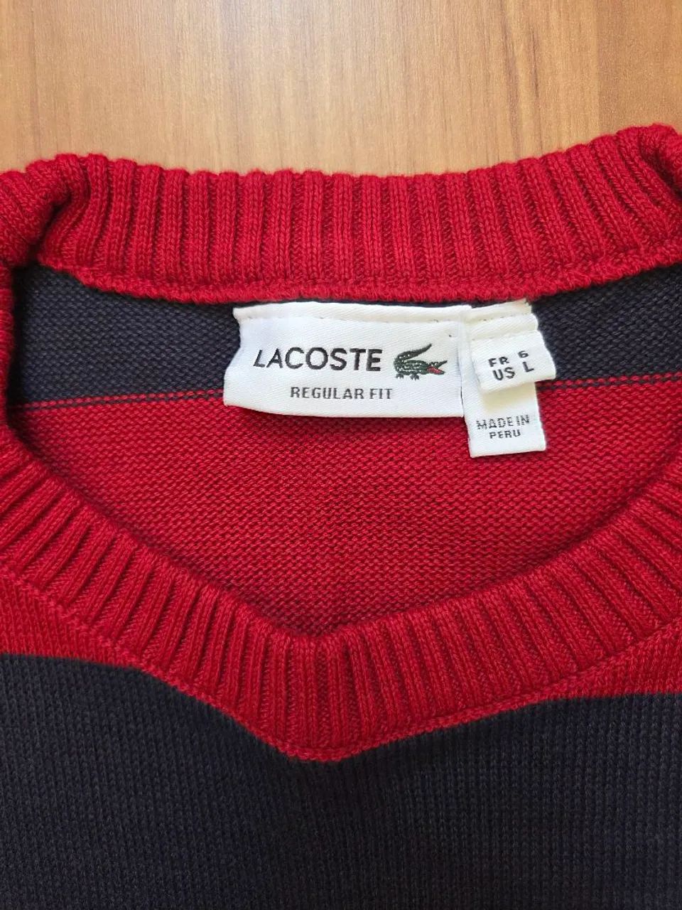 Suéter Lacoste Listrado Vermelho e Azul Marinho - Foto 2