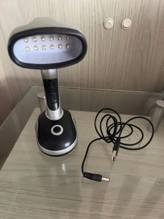 Luminária de Mesa LED reclinável - Iluminação prática e moderna - Foto 4