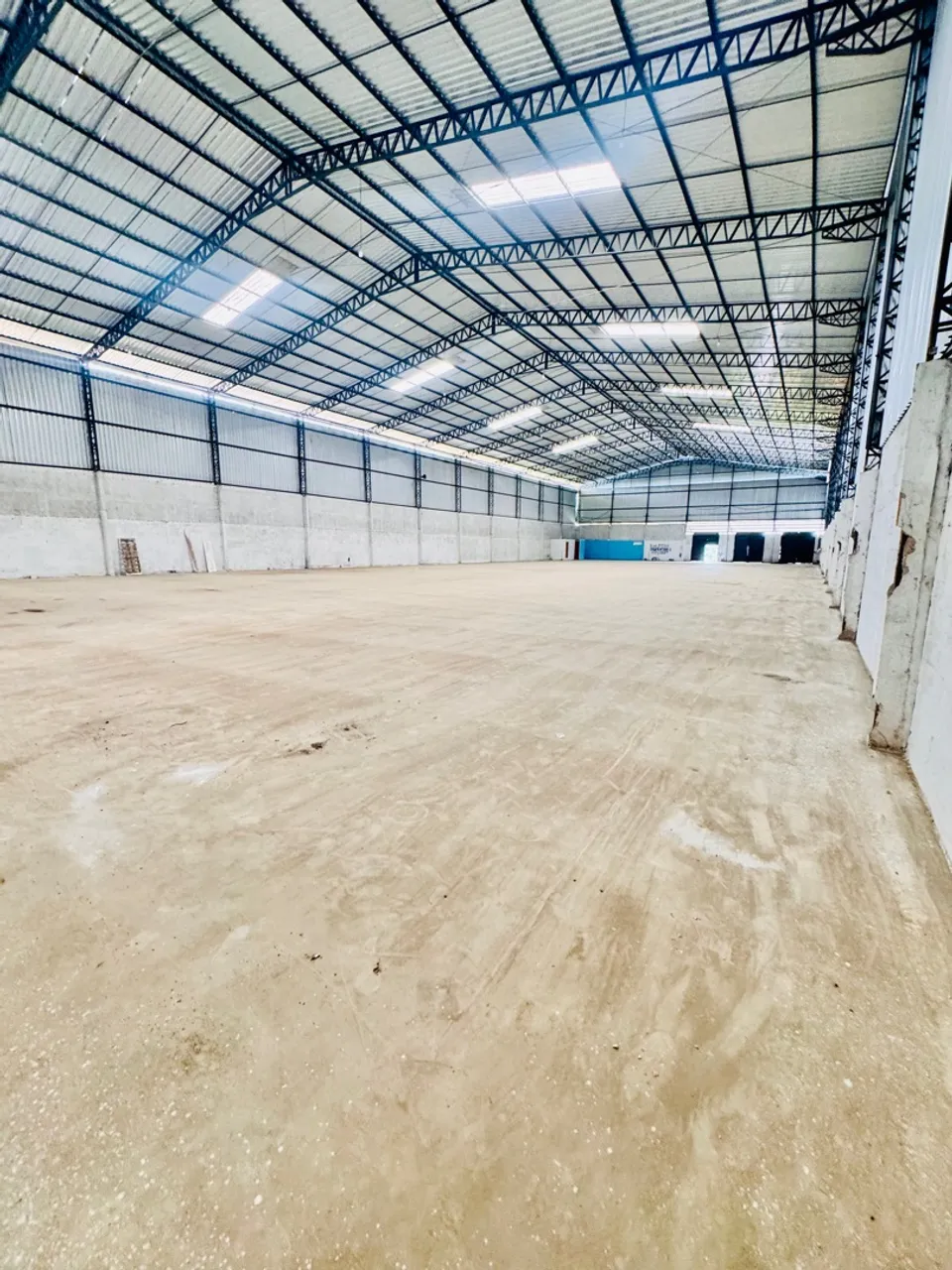 Galpão 2.350m2 no Tarumã leia
