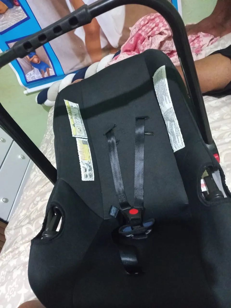 Vendo bebê conforto novo preto,nunca usado!