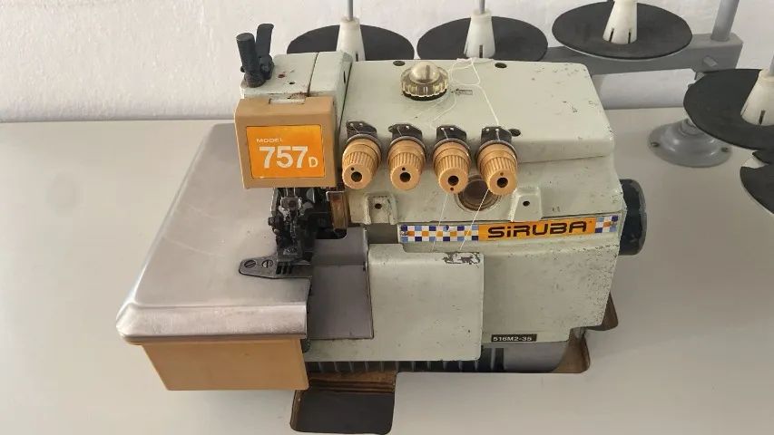 Máquina de costura interlock Siruba 757D 516M2-35 - Foto 2