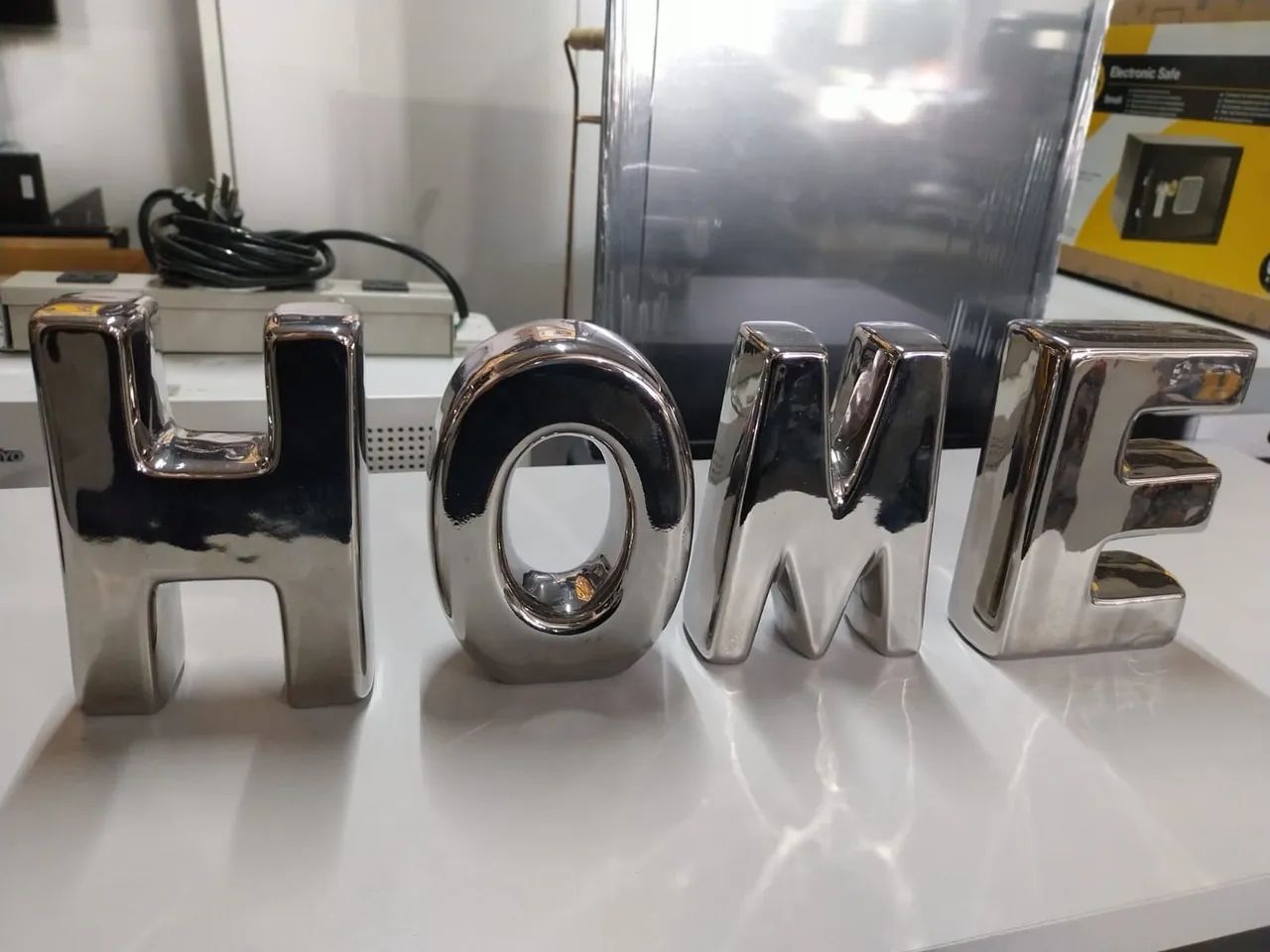 Kit de Letras HOME em Metal Cromado para Decoração - Foto 3