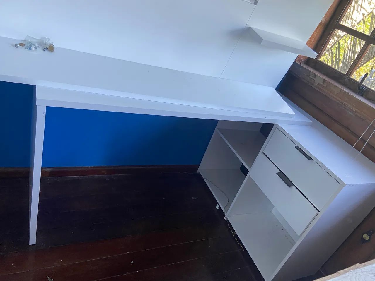 Escrivaninha branca64850147376131120