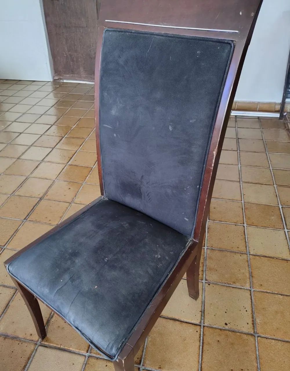 Vendo 8  Cadeiras de Jantar 