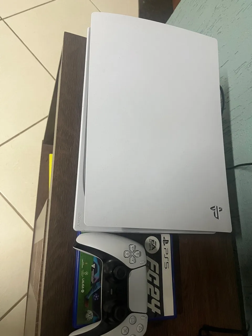PlayStation 5 (PS5) + Jogo EA Sports FC 24