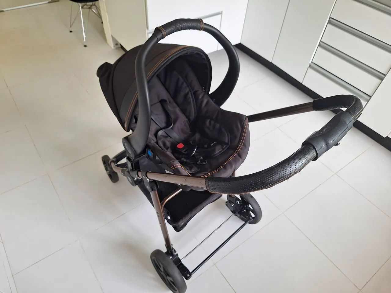 Carrinho de Bebê - Preto - Foto 2