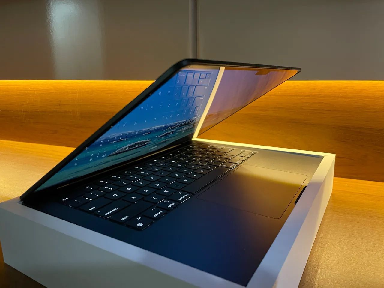 美品Mac Book Pro M3Proチップ2023 512GB 電池100% MacBook Pro 16インチ Apple M3 Proチップ [2023年モデル/SSD 512GB