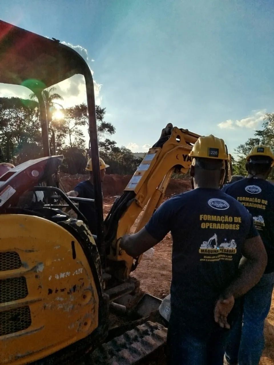 CURSO FORMAÇÃO DE OPERADOR DE MÁQUINAS PESADAS UBERLÂNDIA E REGIÕES DE MINAS! 