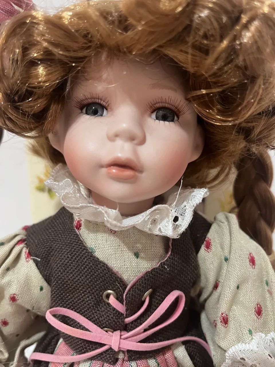 Boneca de porcelana