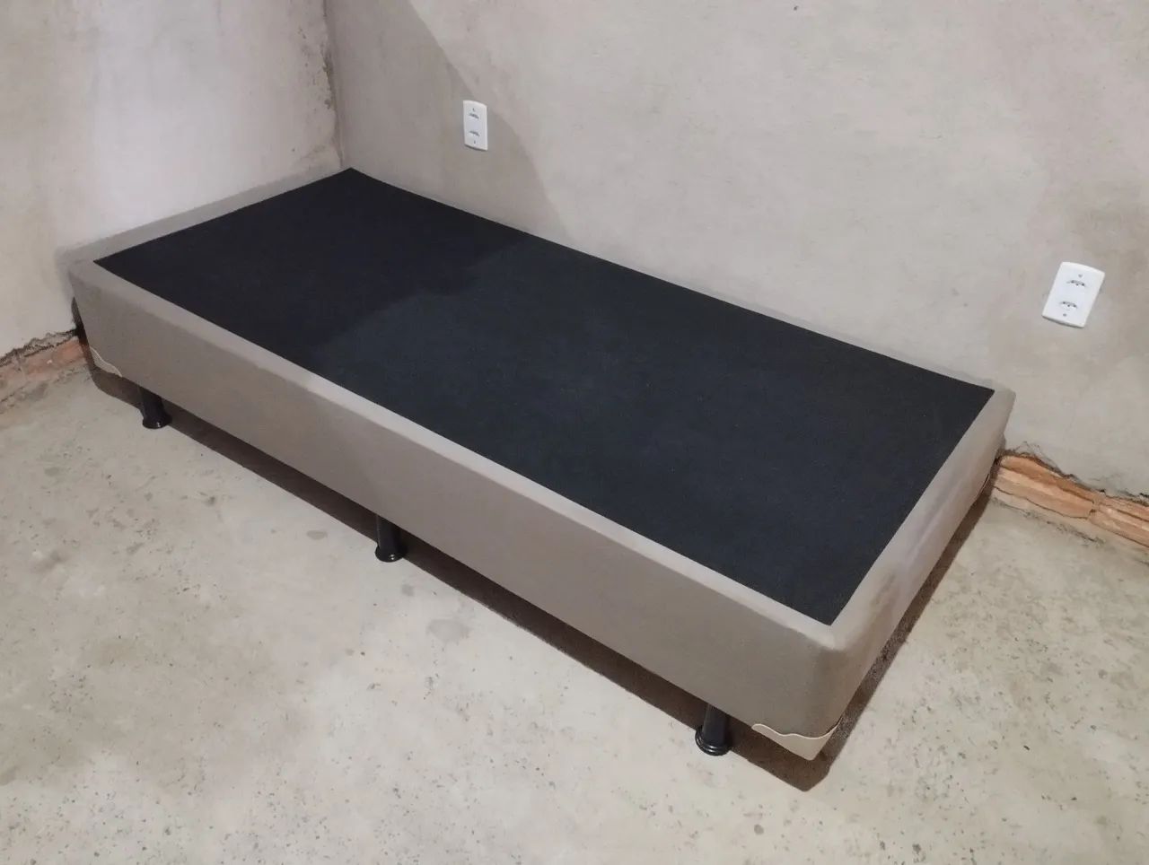Base box solteiro 