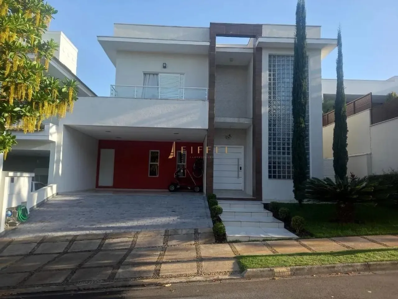 Sobrado à venda em Sorocaba, Jardim Residencial Mont Blanc, com 3 suítes, com 325 m²