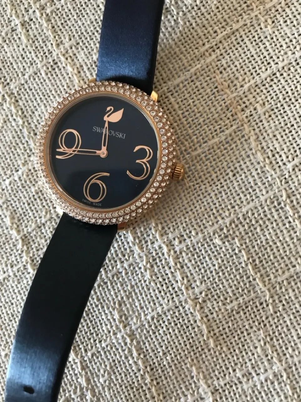 Vendo Relógio Swarovski Original - Elegância e Brilho