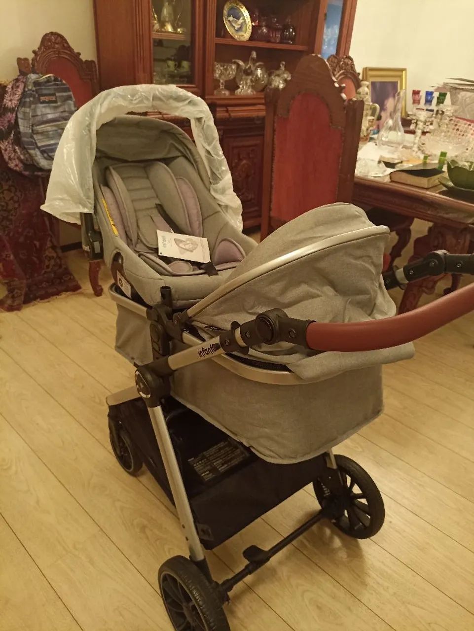 Vendo carrinho de  bebê novo 