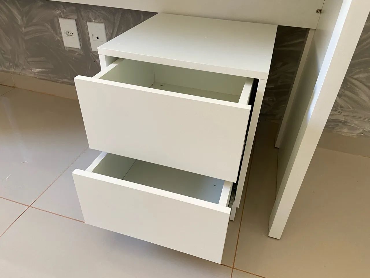 MESA DE ESCRITÓRIO 1,50m COM GAVETEIRO 2 GAVETAS 100% MDF - Foto 4