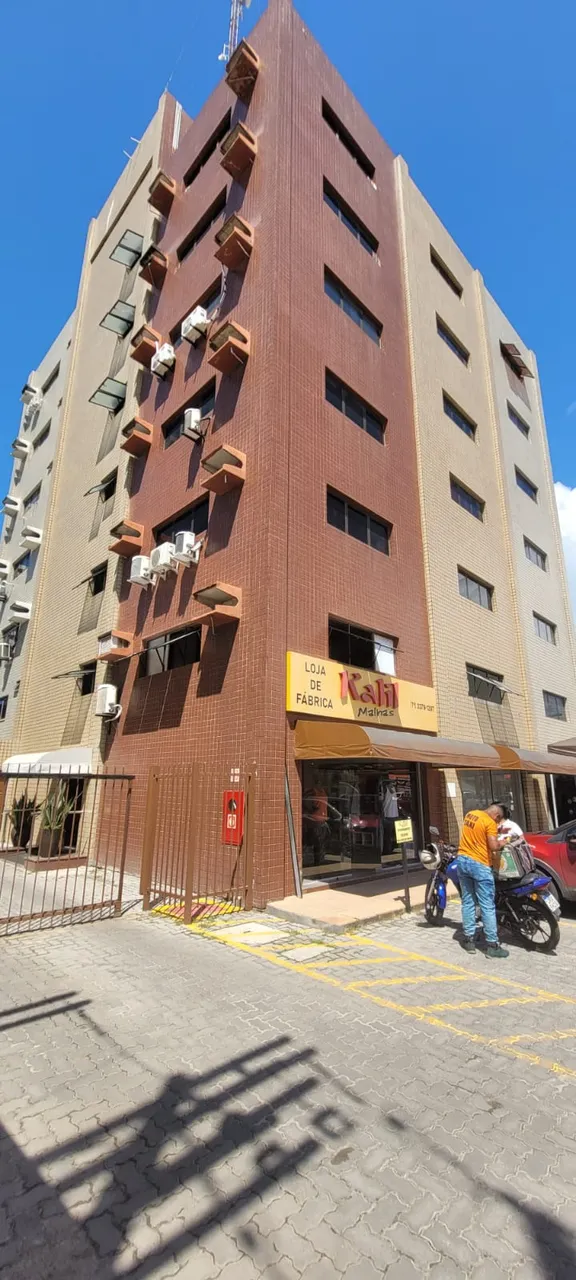 Salas Comerciais em Prédio na Luis Tarquinio 32 m2 a 47m2