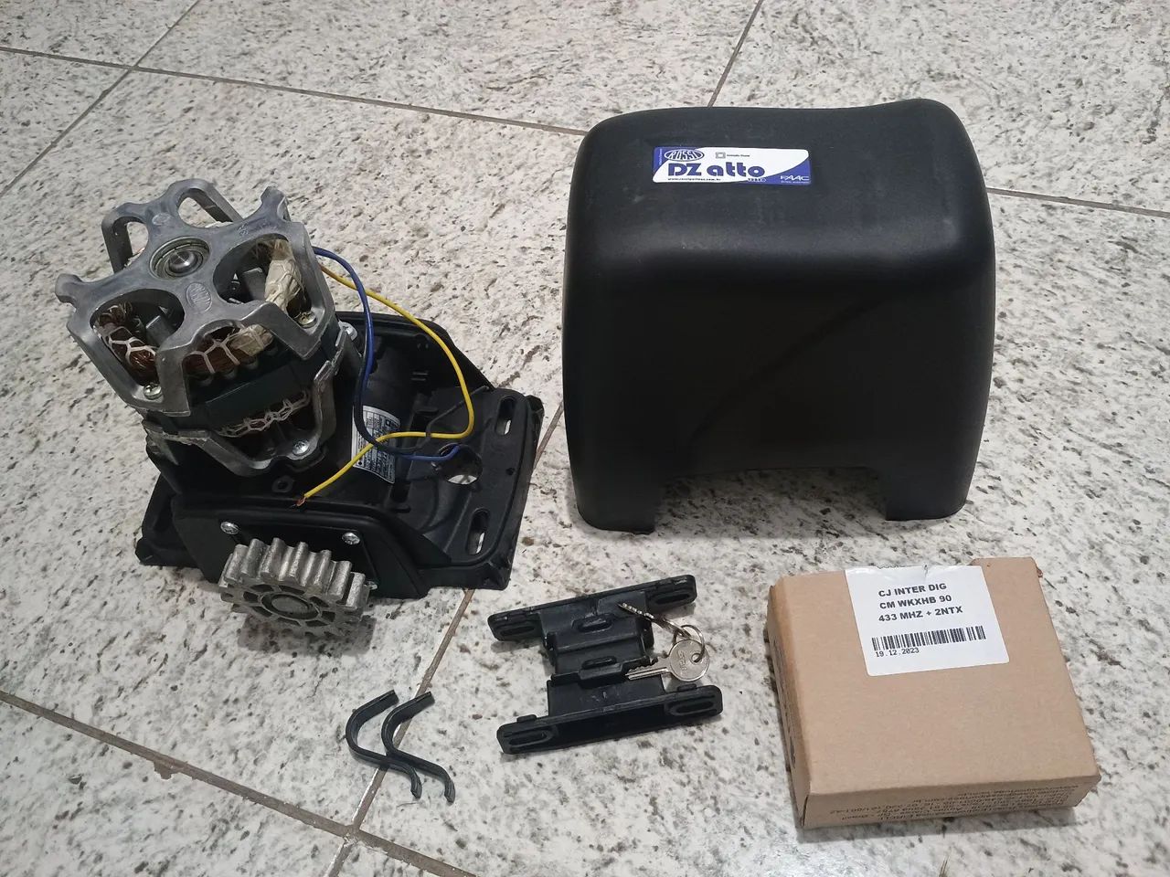 Motor para portão eletrônico DZ Atto FAAC - Foto 5