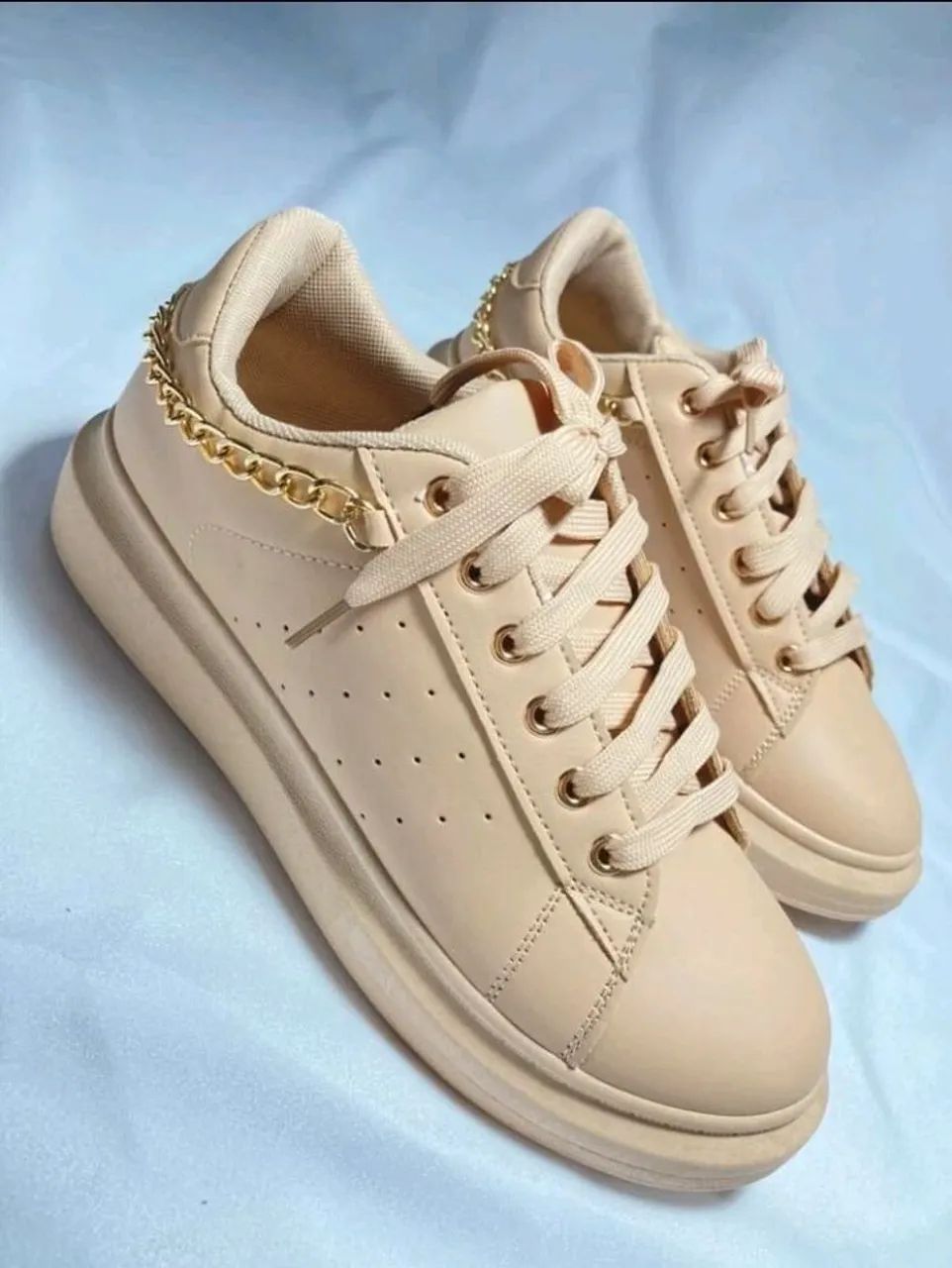 Tênis bege feminino novo