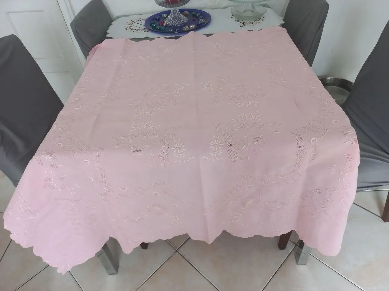 Toalha de Mesa Bordada - Rosa - Foto 3
